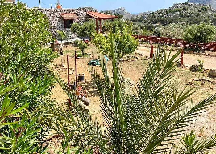 Rhodes Traditional With Private Garden Holiday home *