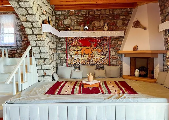 Rhodes Traditional With Private Garden *