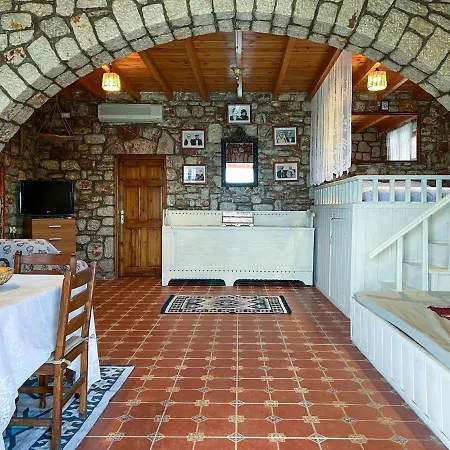 Rhodes Traditional With Private Garden Feriehus *