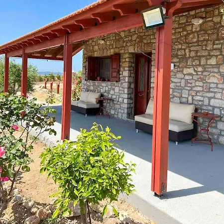 Rhodes Traditional With Private Garden