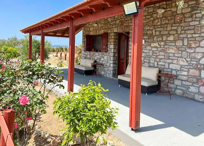 Rhodes Traditional With Private Garden